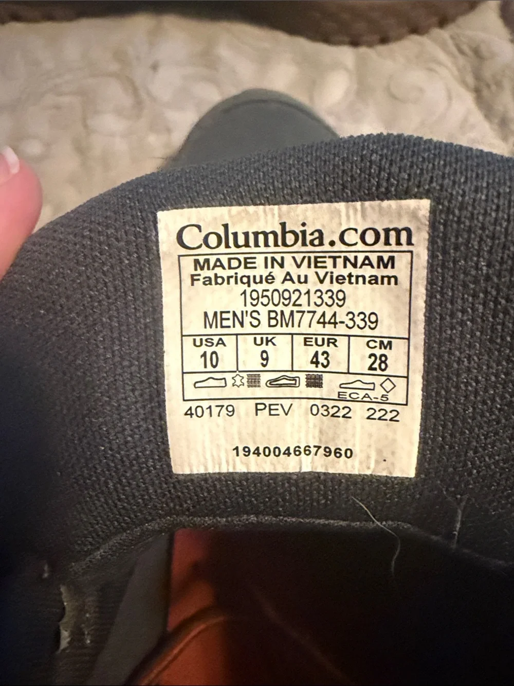 Columbia Men's Trail Mid-Top Boots in Olive with Brown Laces